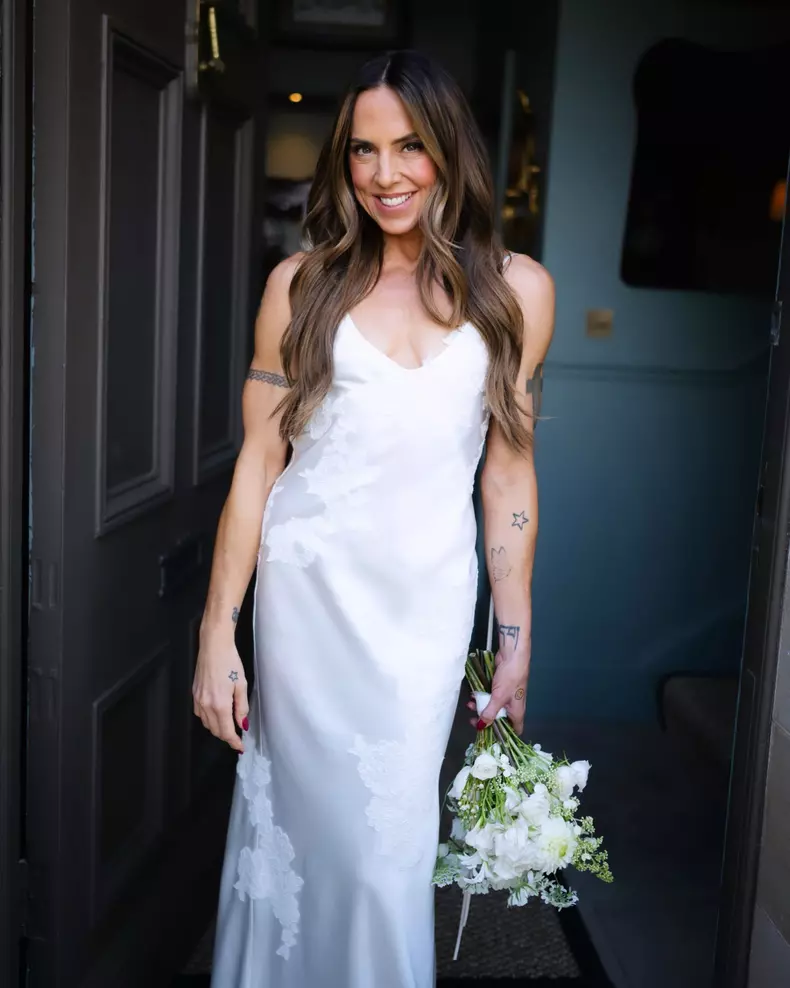 mel c mireasa