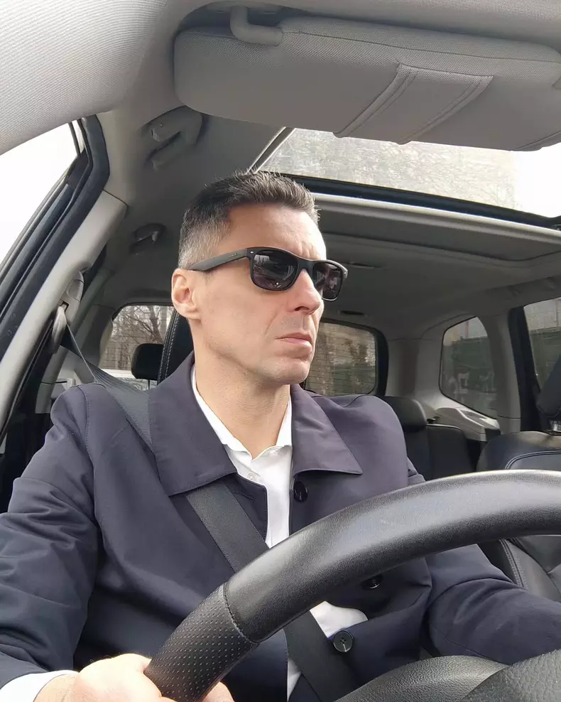 mircea badea la volan