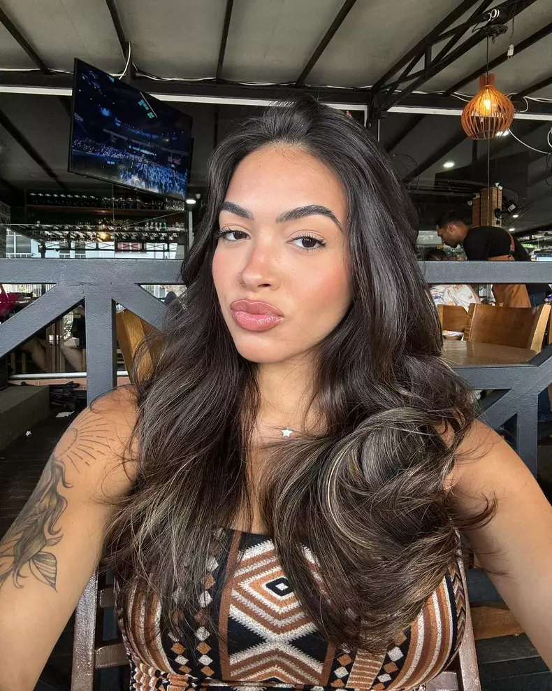 amanda martins selfie