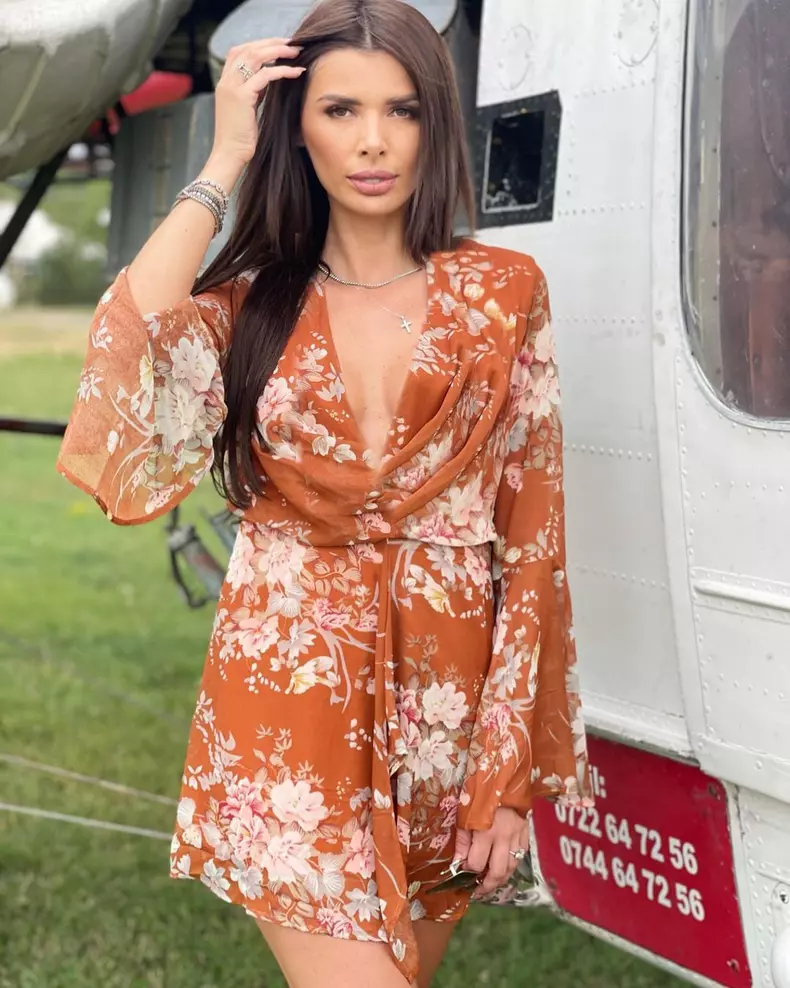 Ioana-Filimon-cu-burtica-de-gravida-in-platoul-„Bravo-ai-stil-Celebrities-2