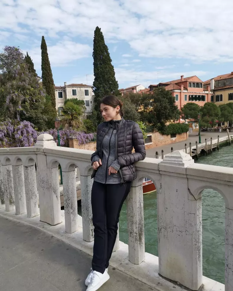 Cine-este-Laura-Bretan-invitata-speciala-in-marea-finala-Romanii-au-talent-2022-8