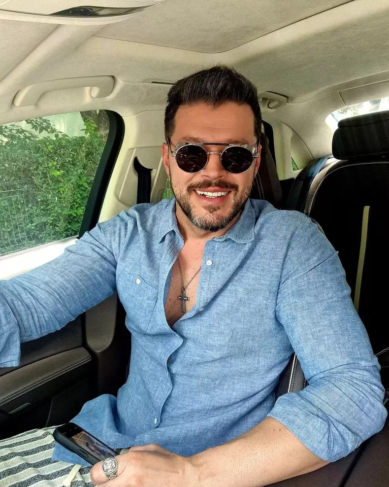 victor-slav-revine-pe-micile-ecrane-2