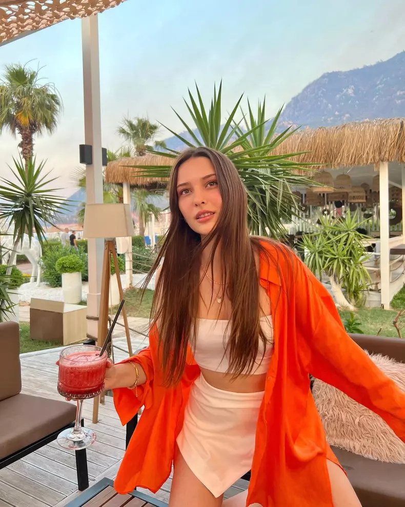 Elçin Zehra İrem, protagonista Instinct de mamă, noul serial de la Kanal D2