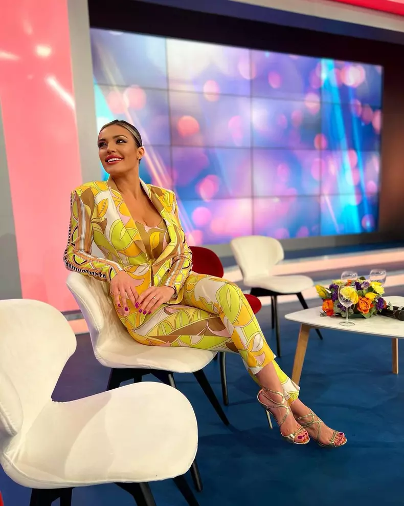 Fiica lui Adrian Enache e însărcinată. Diana este iubita băiatului lui Sorin Ovidiu Vîntu