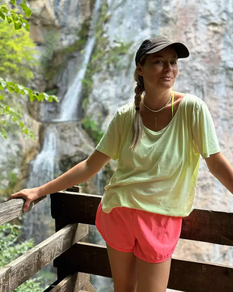 Ce a pățit Laura Cosoi în vacanță cu autorulota. „Nu îmi simt partea stângă a feței”