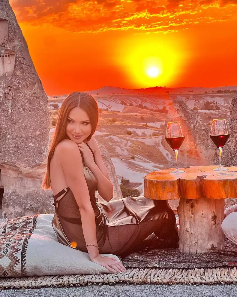 Otilia Bilionera s-a căsătorit în secret, în Turcia. Primele imagini cu soțul ei