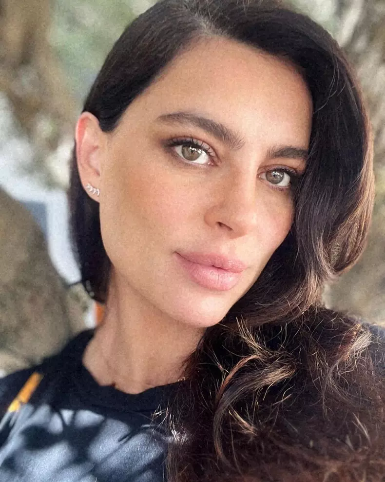 Catrinel Menghia a nascut (3)