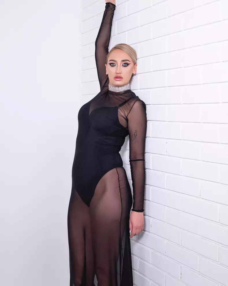 ilona-brezoianu-4