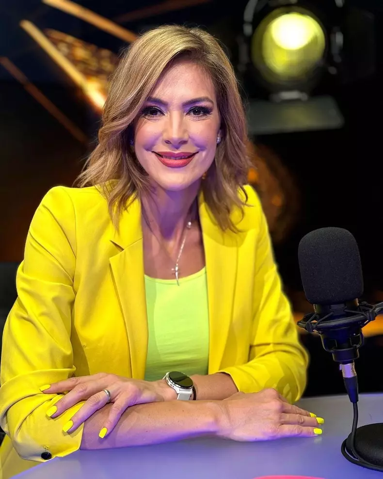 Roxana Ciuhulescu, operație de mărire a bustului  (8)