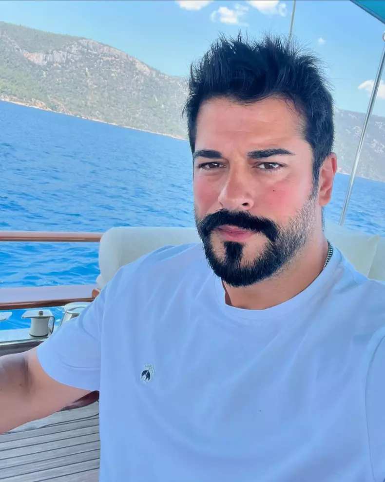 Burak Özçivit  (5)