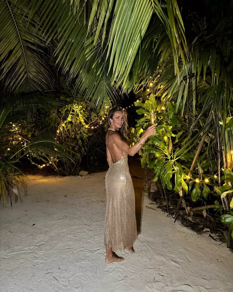 Diana Munteanu, apariție seducătoare pe plajă, în Maldive (10)