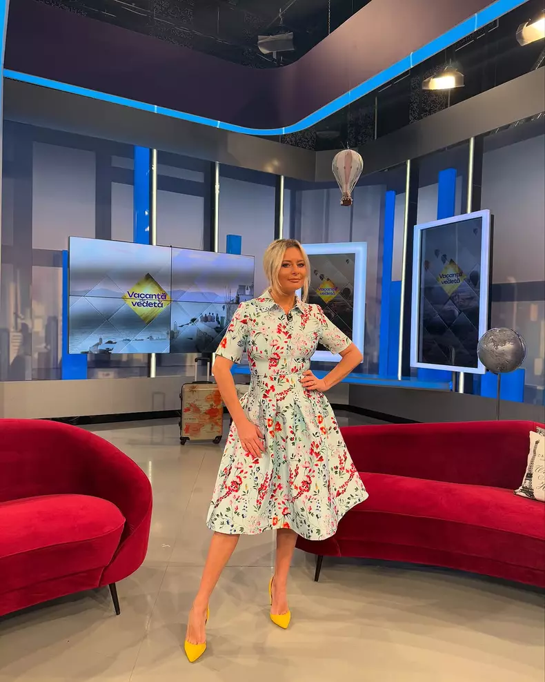 Laura-Cosoi-in-platoul-emisiunii
