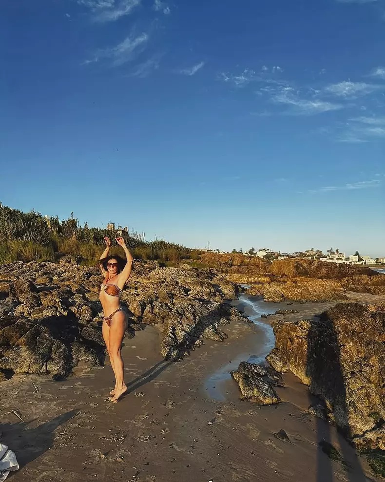 Giovanna - Antonelli - imagini - în - costum - de - baie - la - 49 - de - ani (5)