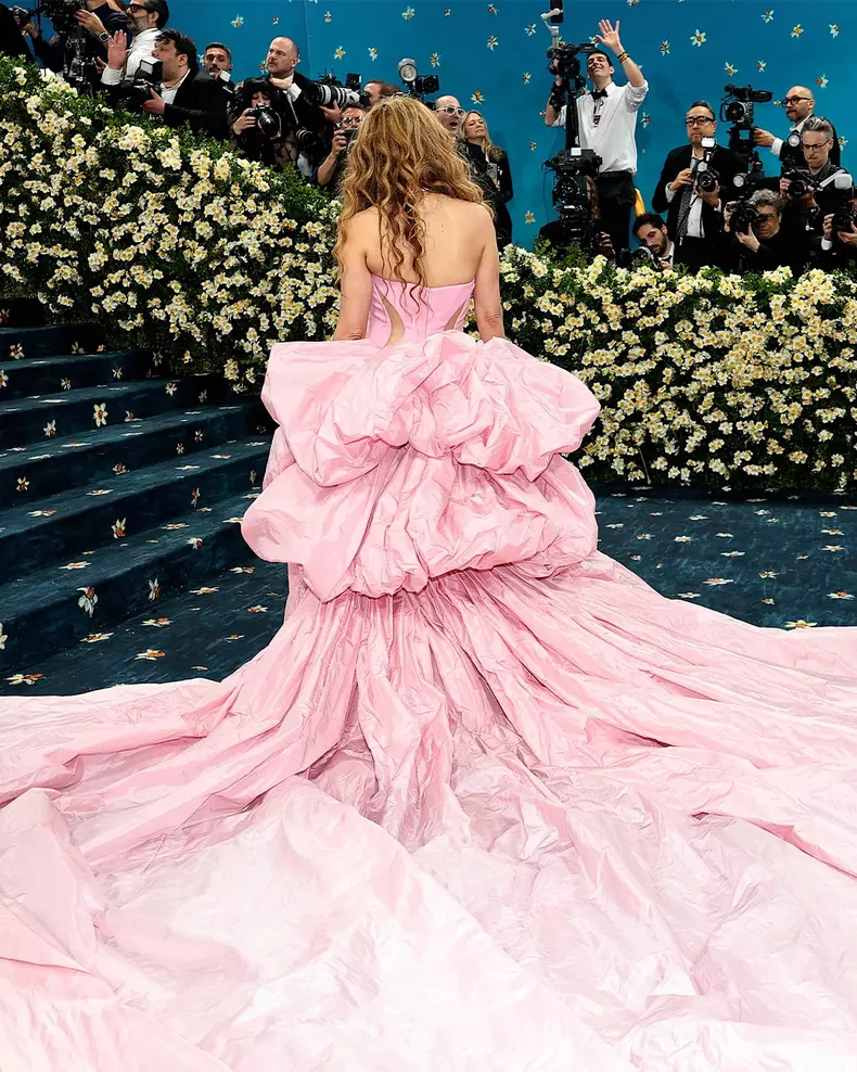 shakira-met-gala-2025 (7)