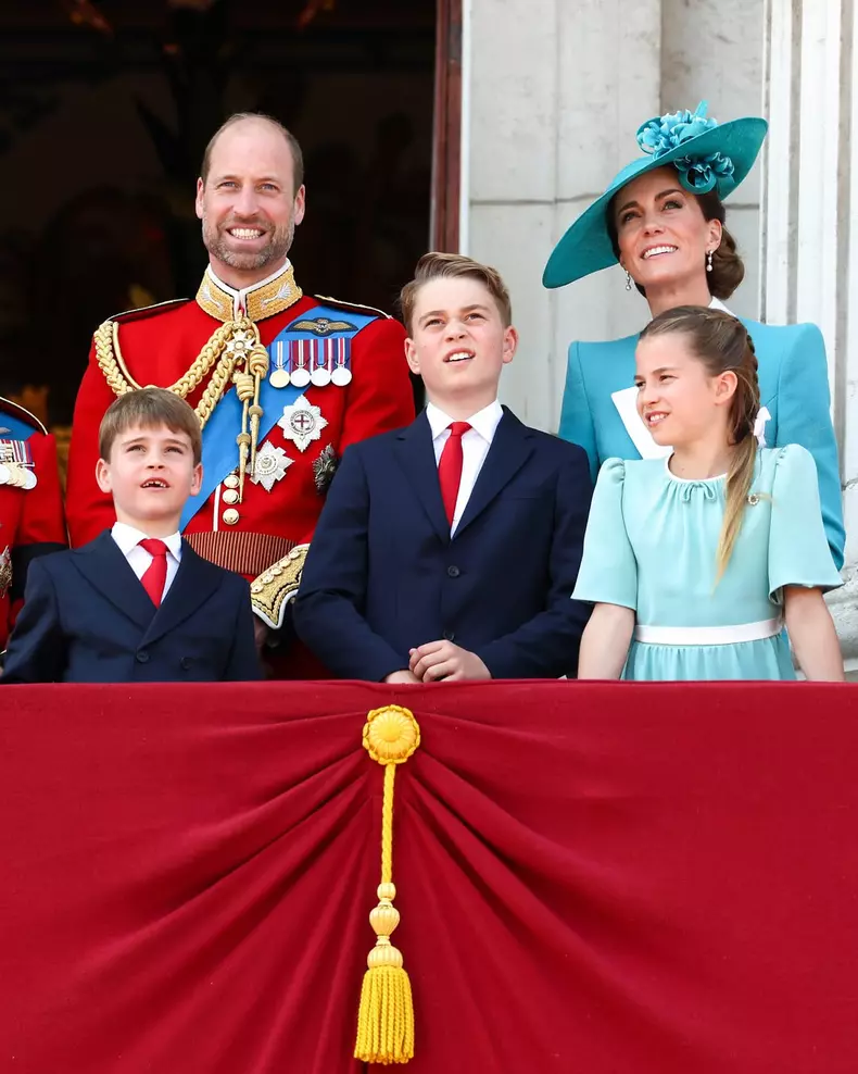 prințul-william-kate-george-charlotte-louis-parada-trooping-the-colour (6)