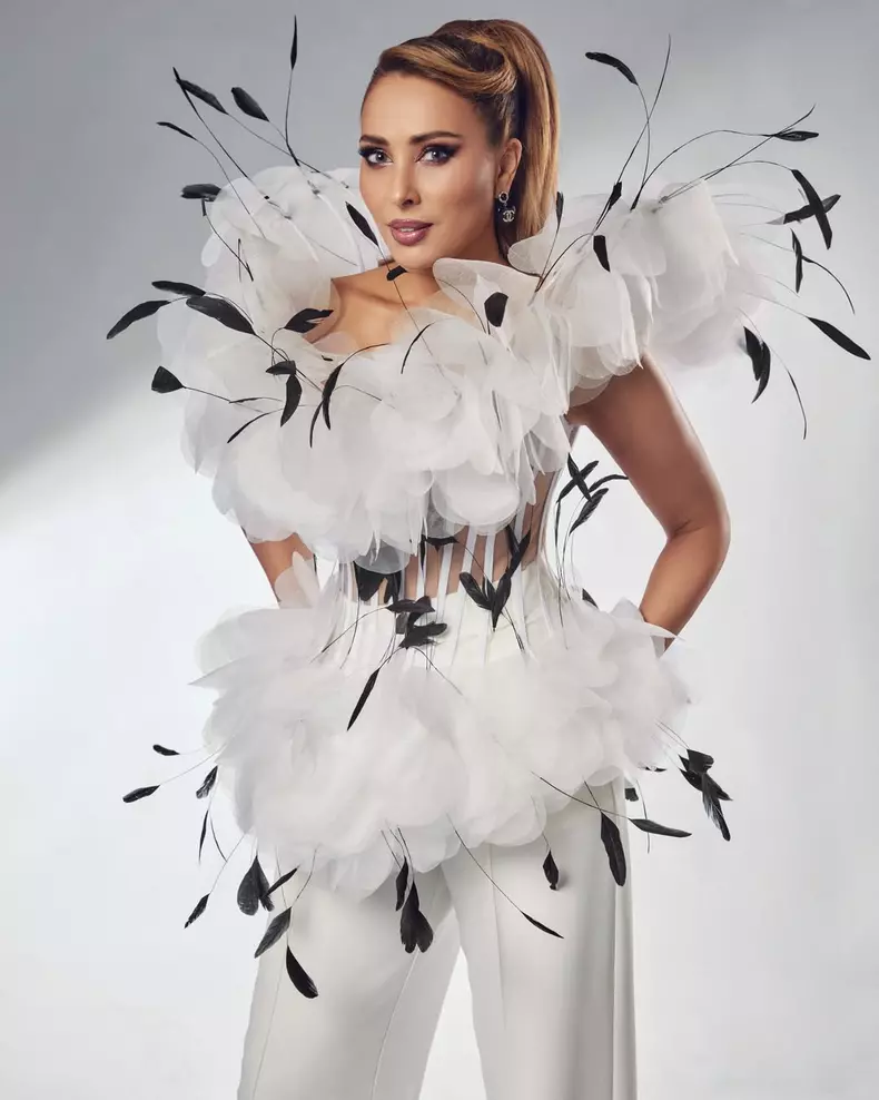 iulia-vantur4 - Copy