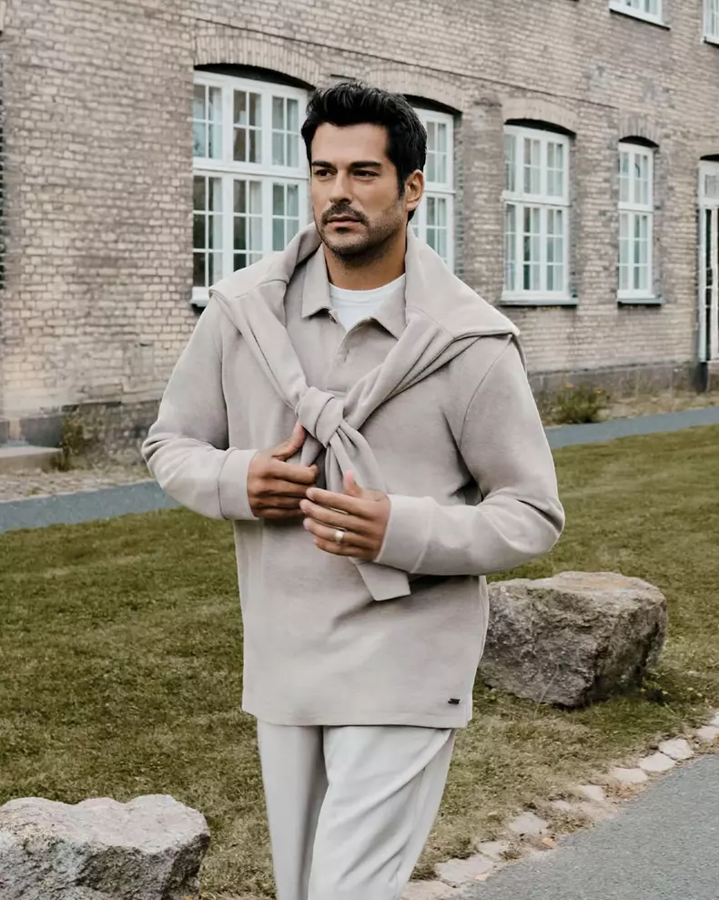 Burak Özçivit2
