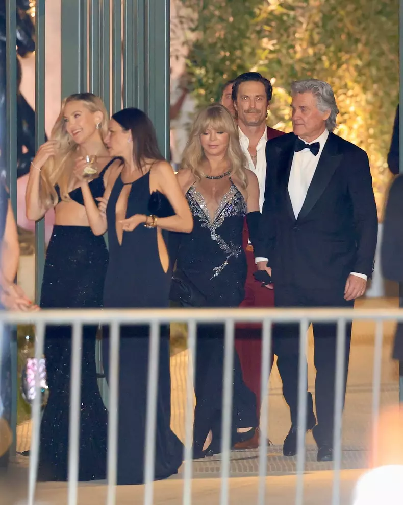 Kate Hudson and family Leave The 31st Annual Vanity Fair Oscar Party hosted by Mark Guiducci in LA!