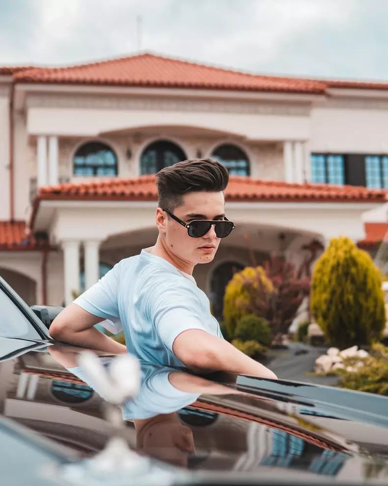 vloggerul selly masina 2019