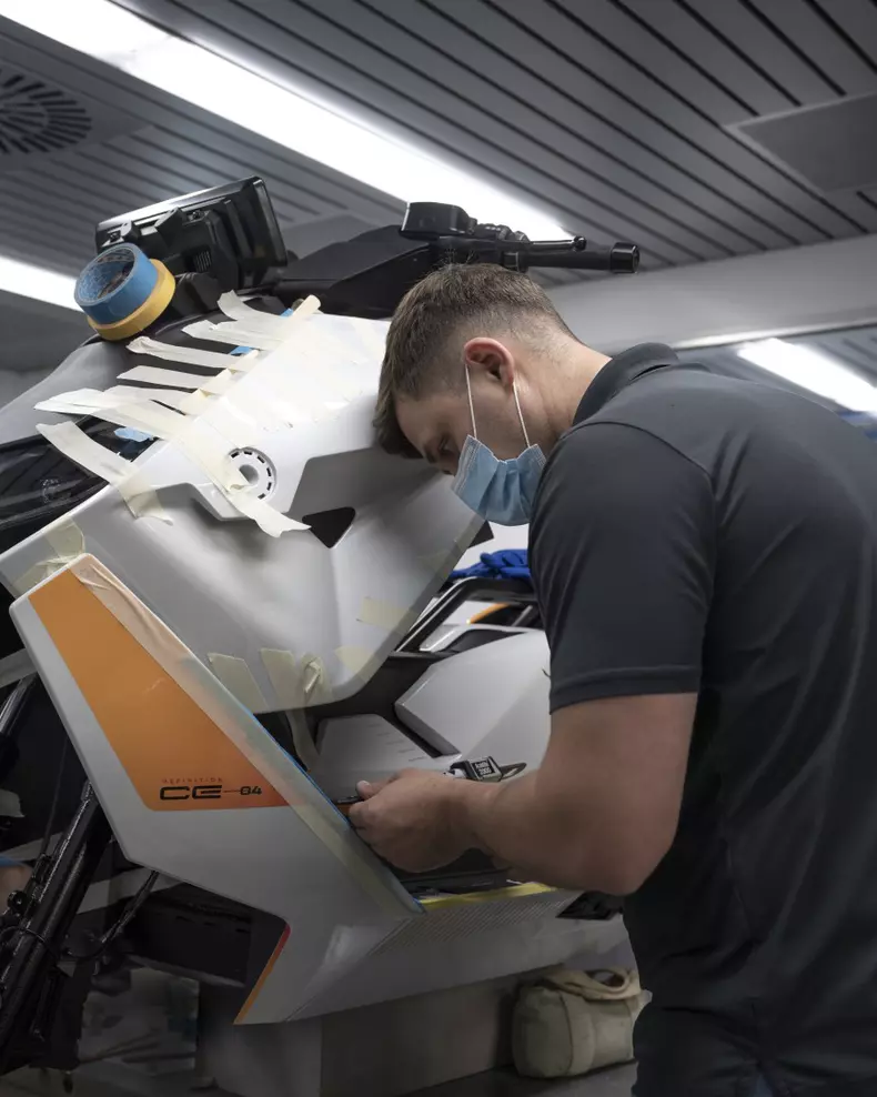 BMW Motorrad Definition CE 04 017