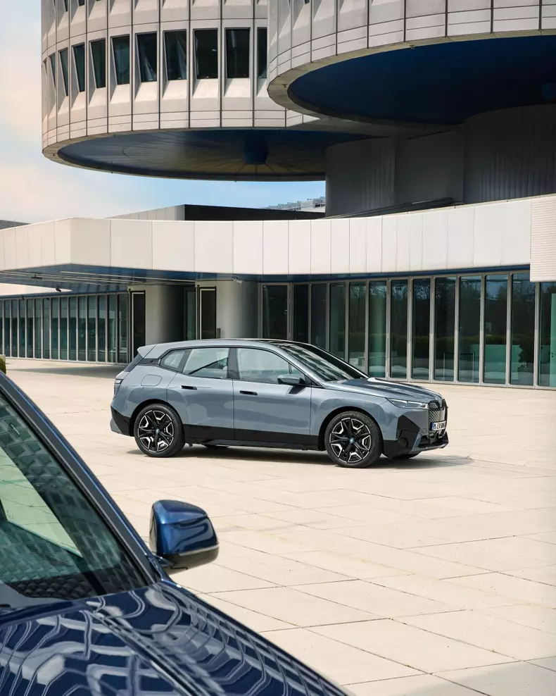 BMW iX si BMW i4 41