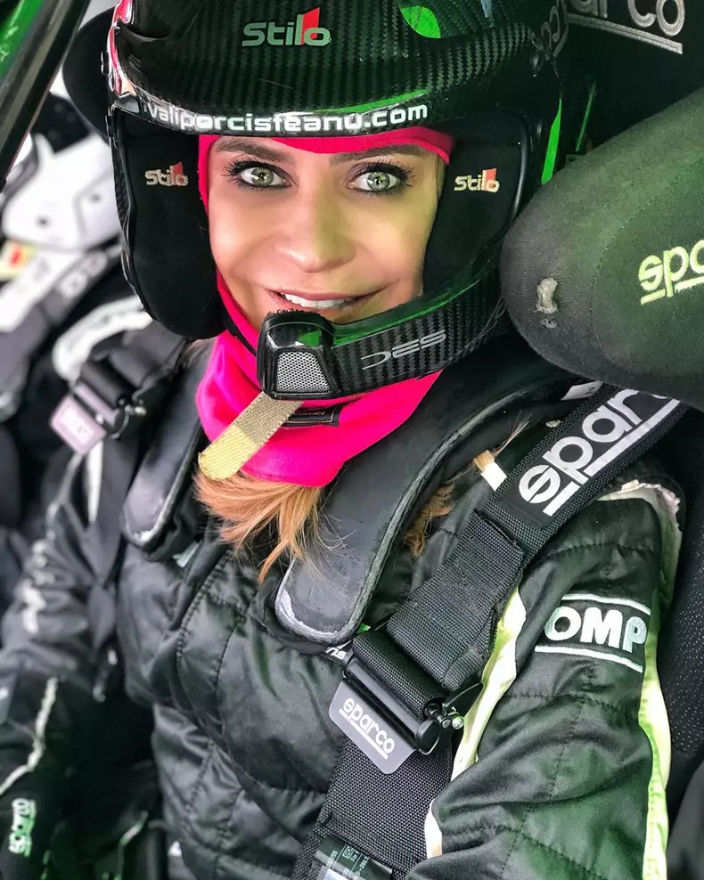 Adina Buzatu