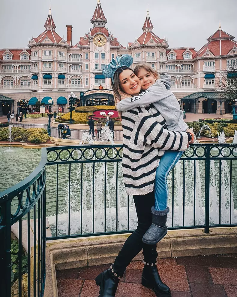 Ela Crăciun și fiica ei Alesia
