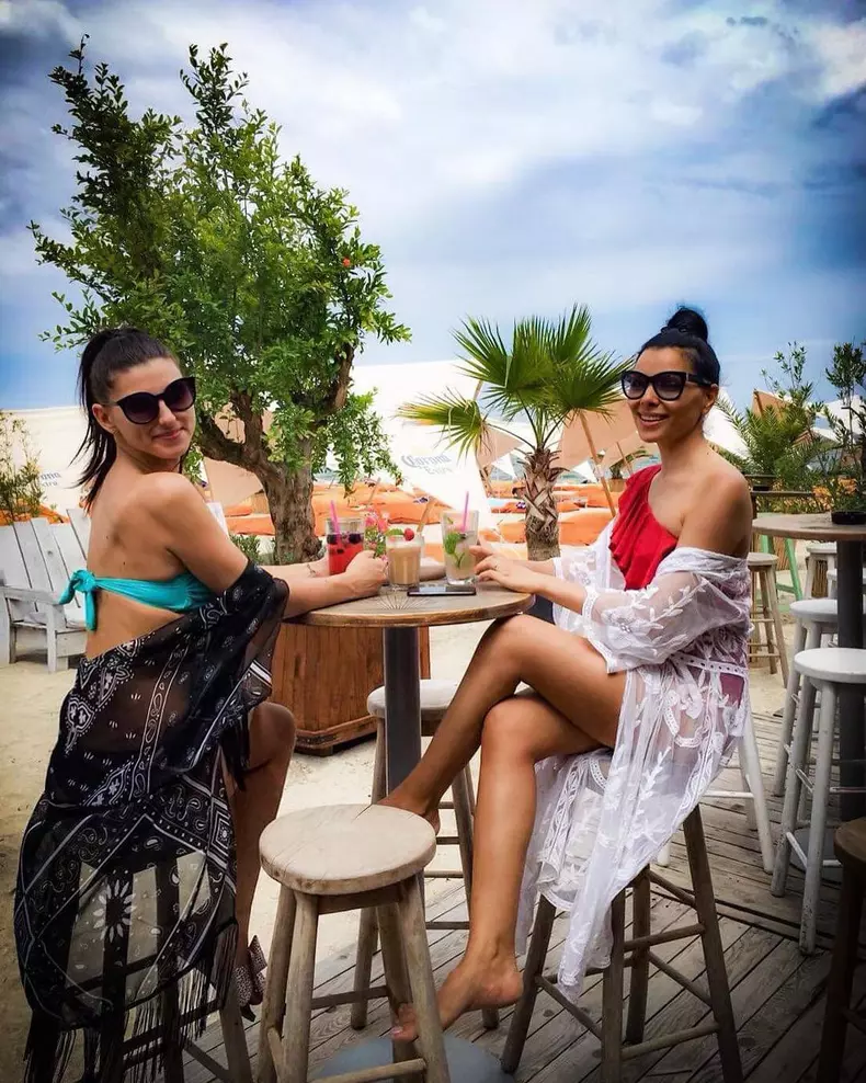Corina și Alexandra Caragea