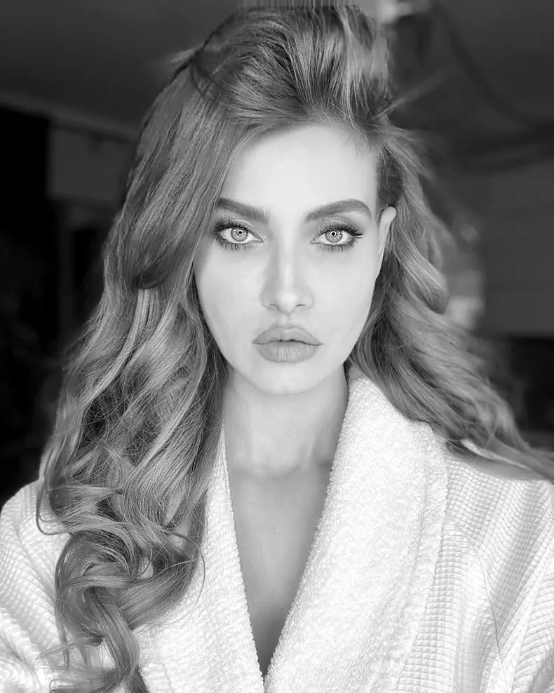 Iulia Albu