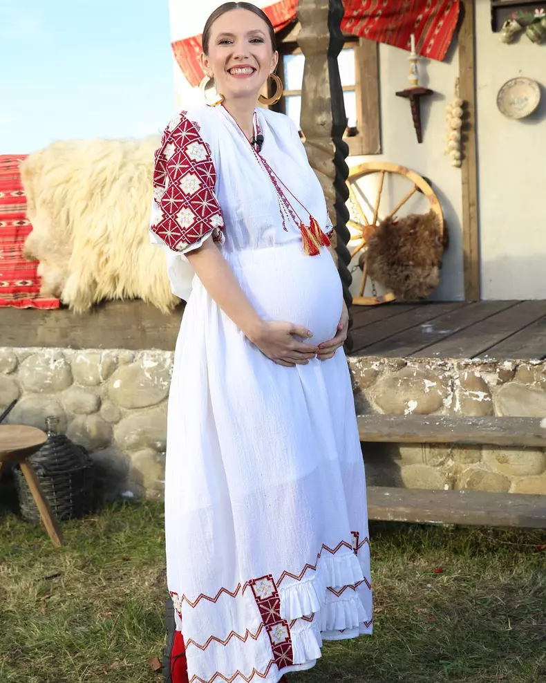 Adela Popescu