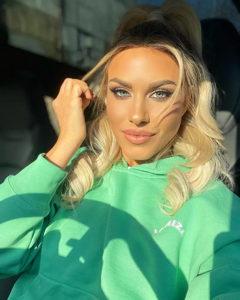 amna-la-bravo-ai-stil-3