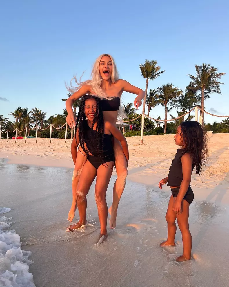 kim-kardashian-si-copiii-5