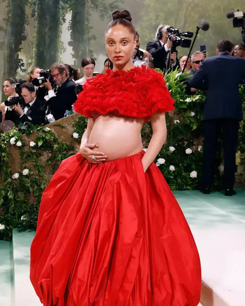 adwoa-aboah-insarcinata-1