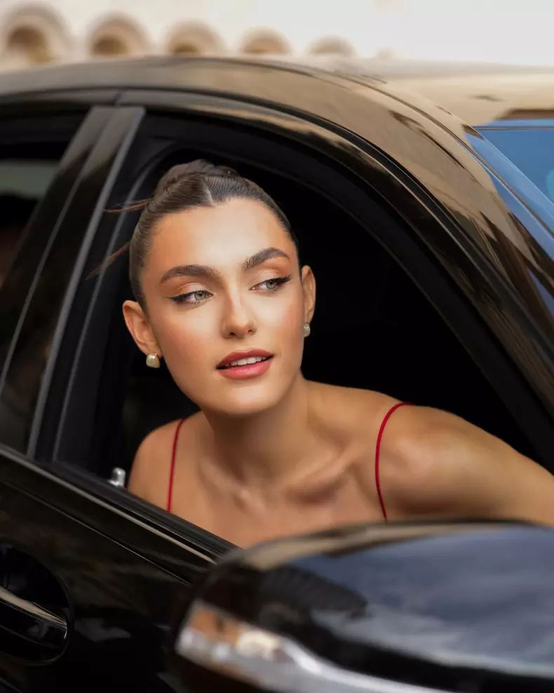 alexia eram 24 de ani 7