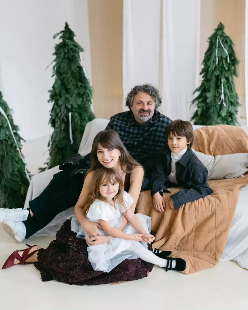 Dana Rogoz și familia (12)