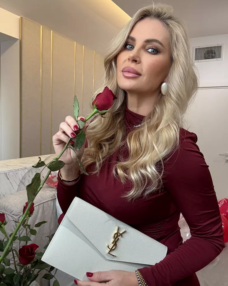 Andreea Banica trandafir