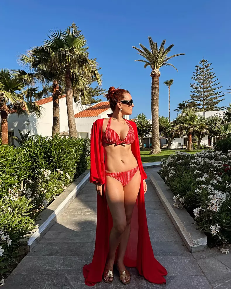 elena gheorghe in costum de baie 2