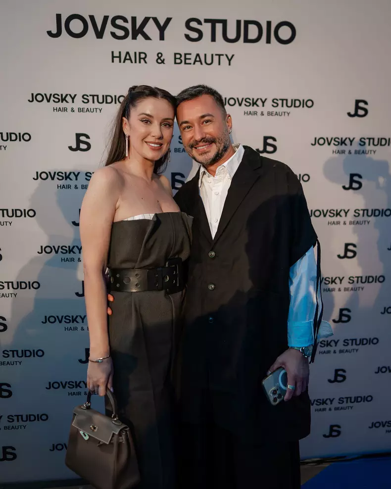 Adrian Perjovschi si Daiana Anghel ok