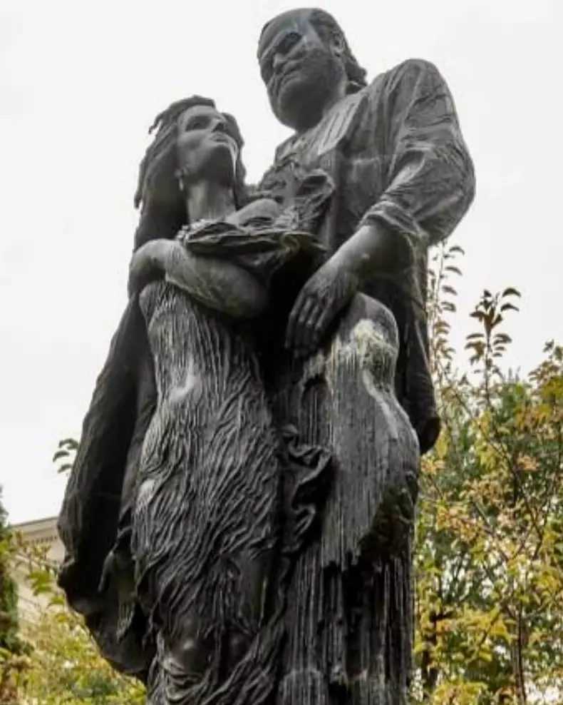 monument Ion și Doina Aldea-Teodorovici