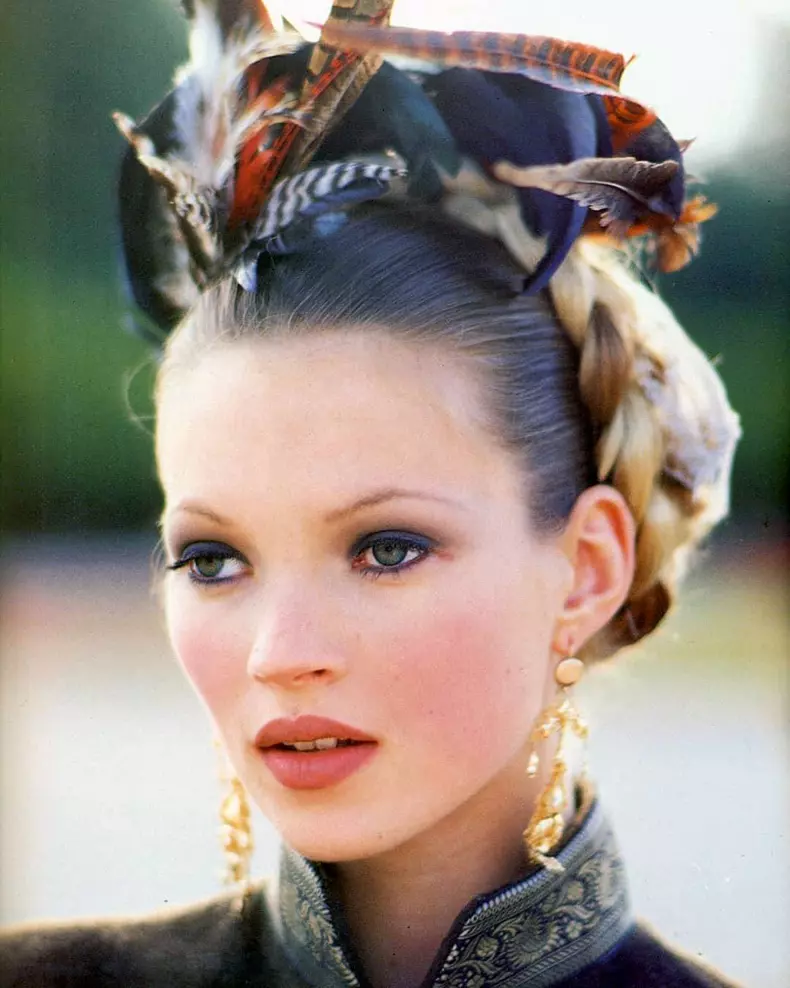 Kate Moss pentru Vogue Italia in 1992