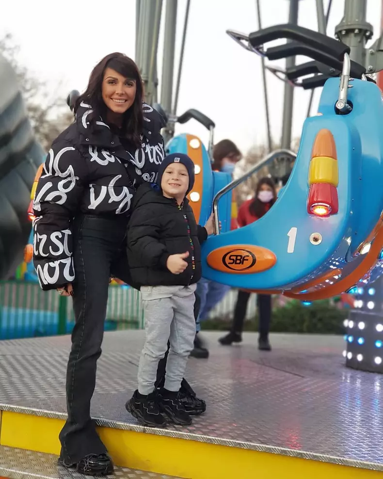 5. Ilinca Vandici și fiul ei, Zian