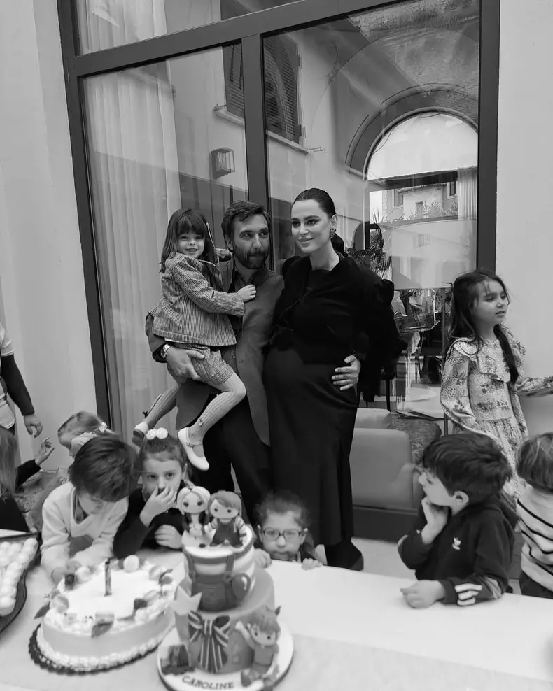 Catrinel Menghia a născut un băietel (4)