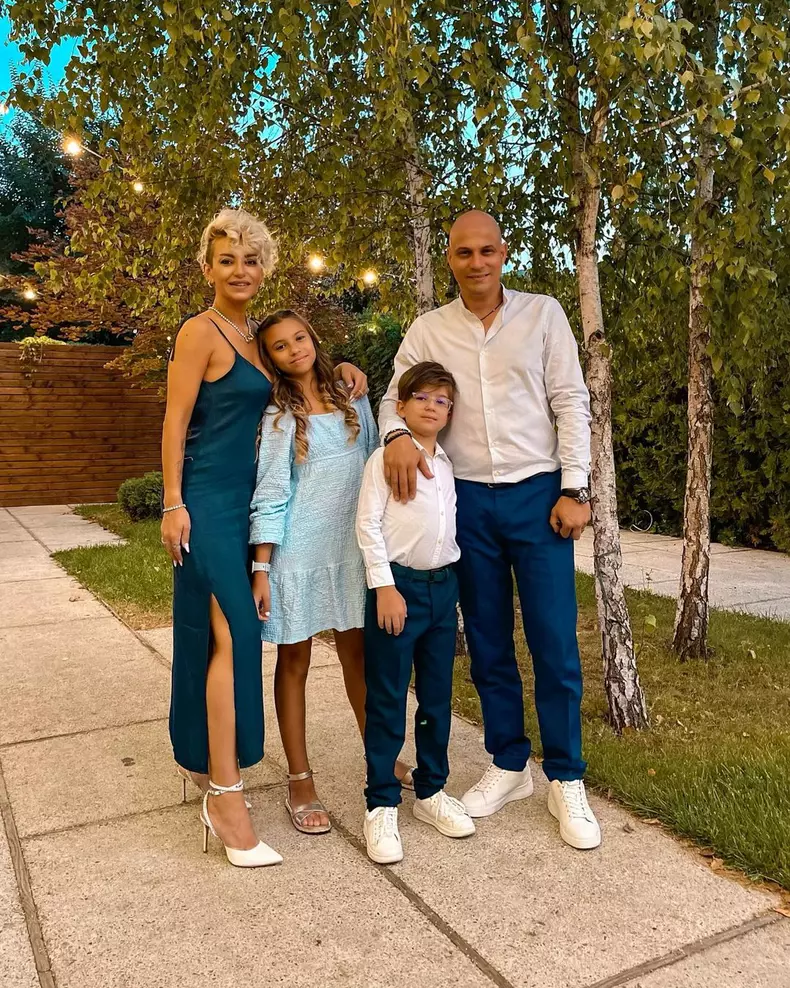 3. Giulia Anghelescu, Vlad Huidu și cei doi copii