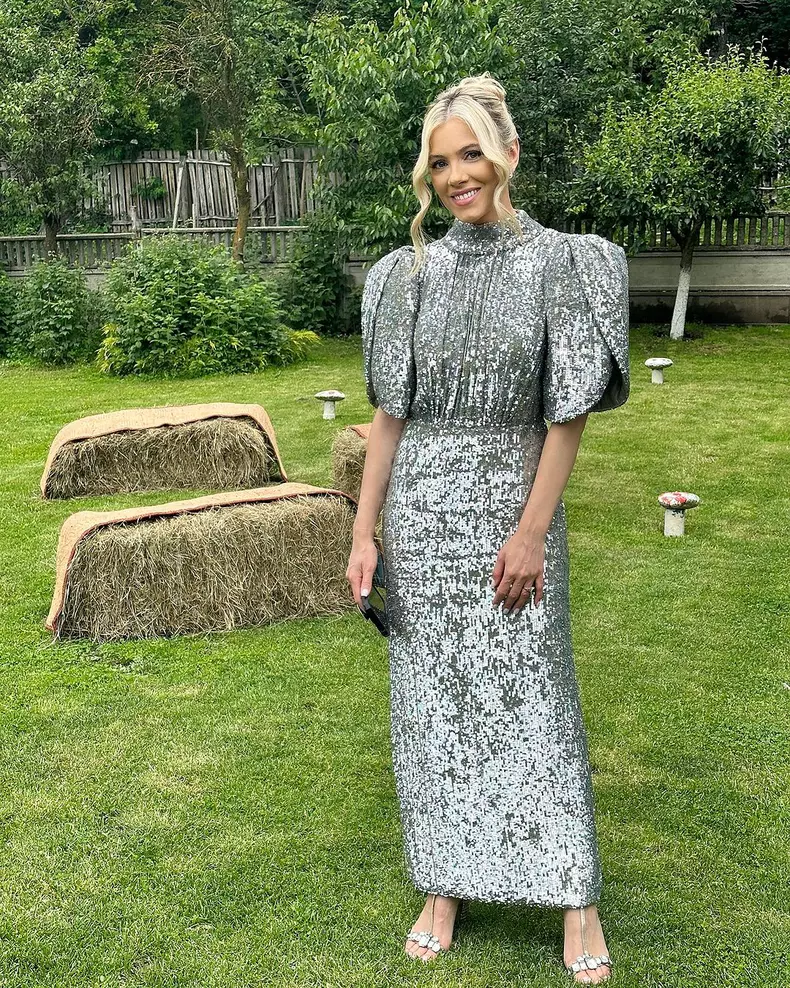 Andreea Ibacka la nunta Roxanei Hulpe