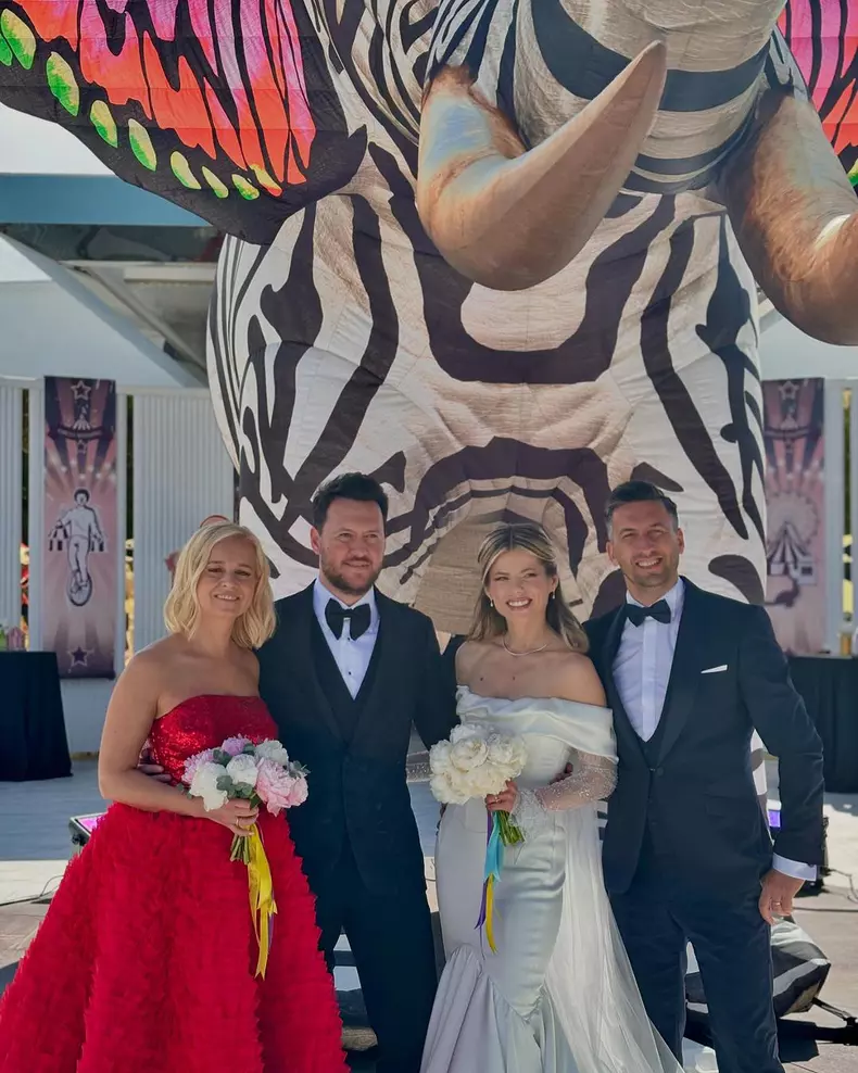 Cosmin Stan, soția lui, Roxana Hulpe și Bogdan Rădulescu