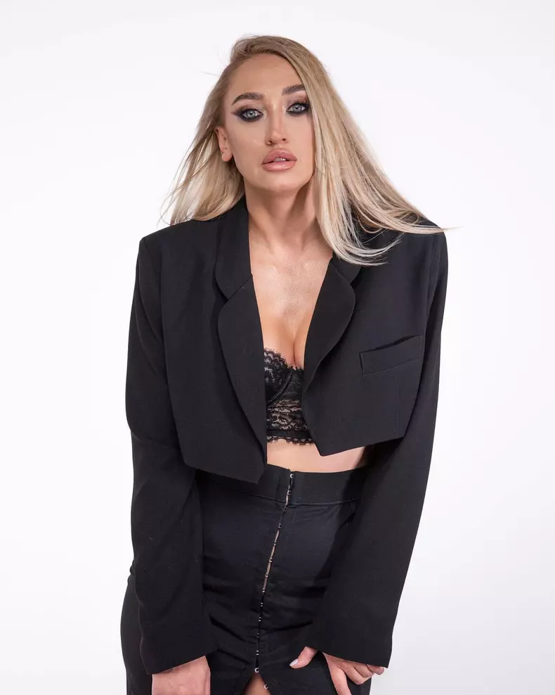 Ilona Brezoianu (3)
