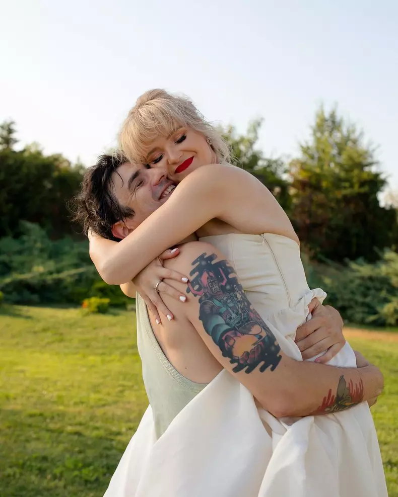 1. Alex Bogdan și Cătălina Mihai s-au căsătorit religios