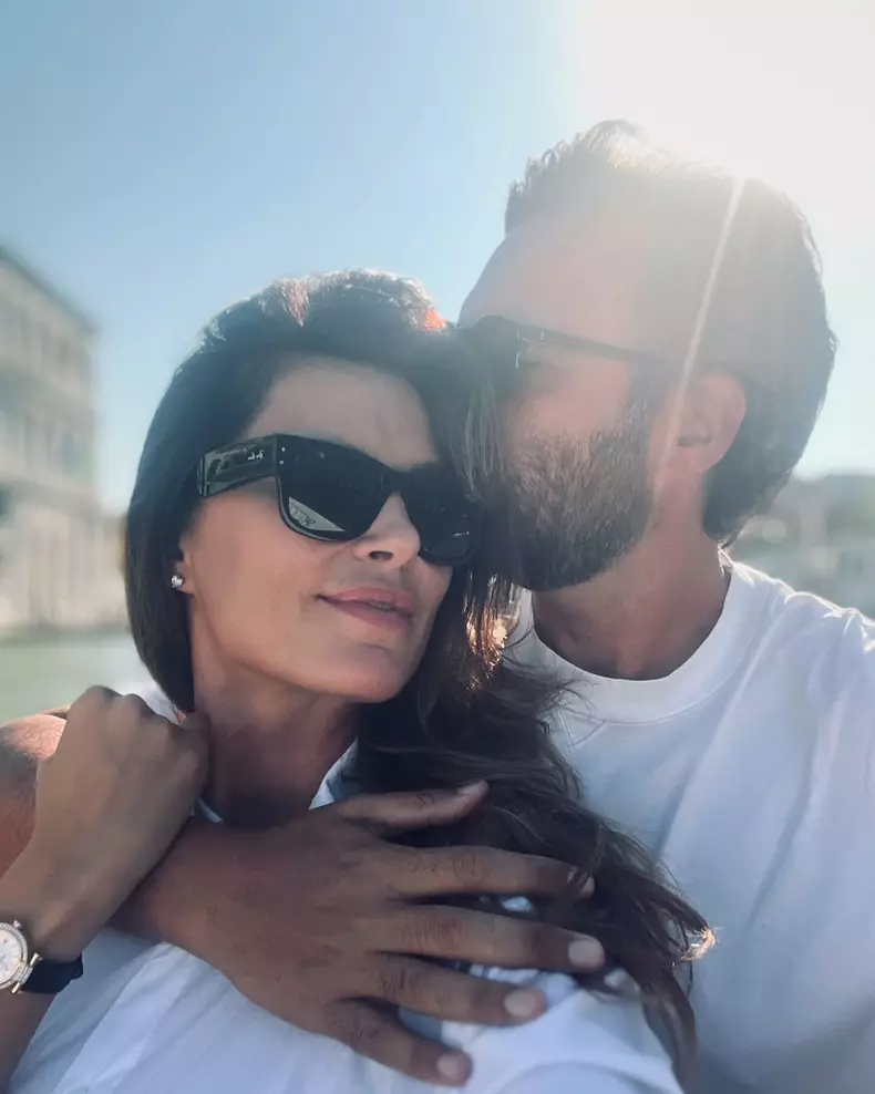 Catrinel Menghia sărbătorește relația cu soțul ei