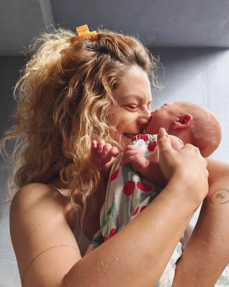 8. Victoria Raileanu și fiica ei