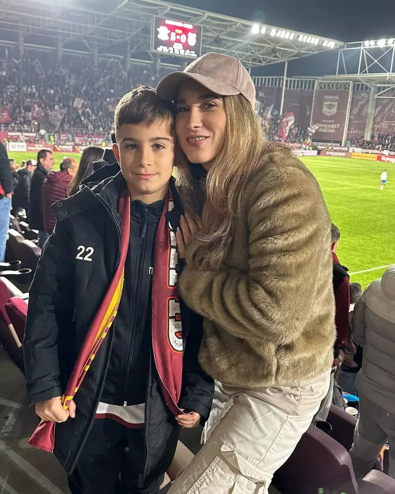 Adda și fiul ei, Alexandru (1)